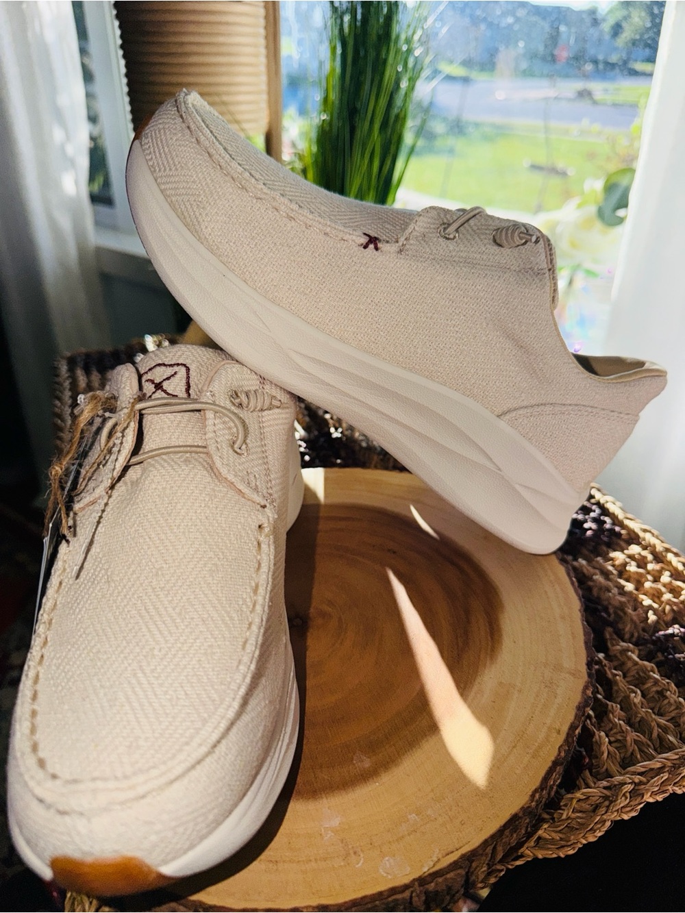 Twisted X Women’s Feather X Casual Shoes Birch Size 7.5 Wide WCAU008 NWT